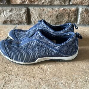 Merrell sneakers sz 7